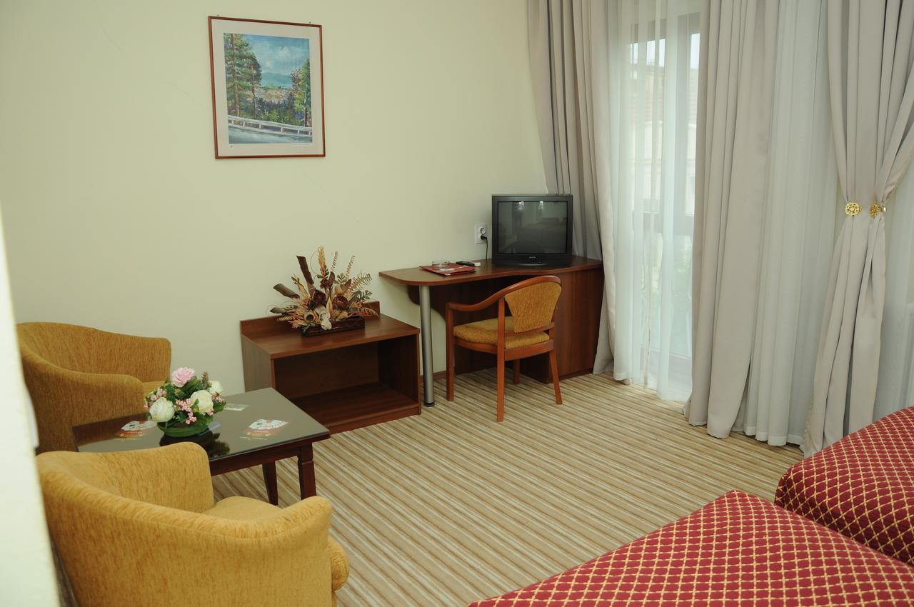 Hotel Shirok Sokak Битоля Екстериор снимка