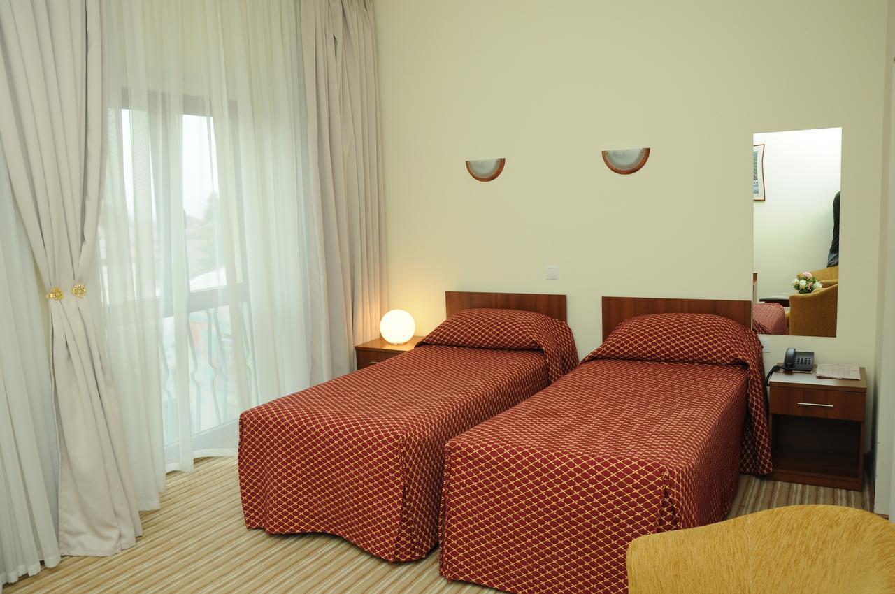 Hotel Shirok Sokak Битоля Екстериор снимка