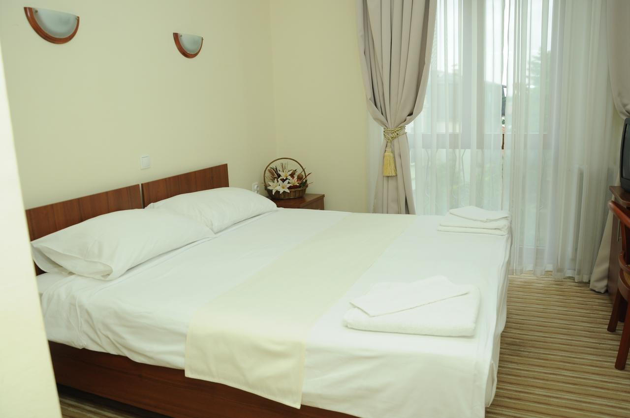 Hotel Shirok Sokak Битоля Екстериор снимка